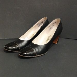 Vintage Saks Fifth Avenue Classic  Capped Black Heels Size 8.5